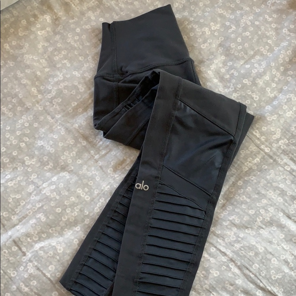 Alo High-Waist Moto legging